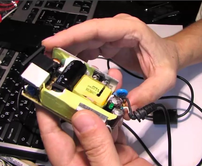 Ремонт блоков питания ноутбуков Ремонт блоков питания ноутбуков в районе Ясенево города Москвы