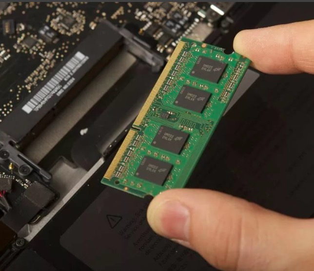 Замена оперативной памяти на ноутбуке в районе Ясенево города Москвы