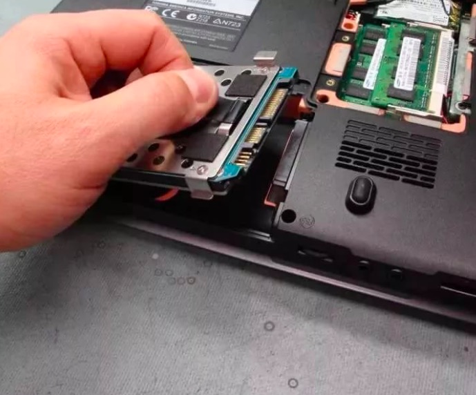 Замена жесткого диска на ноутбуке Замена жесткого диска на ноутбуке в районе Ясенево города Москвы