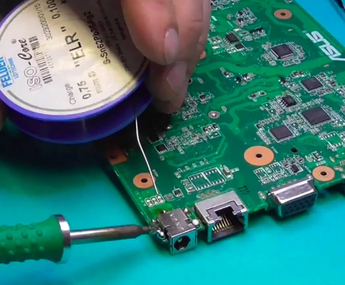 Замена шлейфа матрицы на ноутбуке в районе Ясенево города Москвы